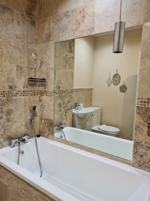 Shower, towels, soap, toilet paper - Rays home away from home (Middlesbrough)