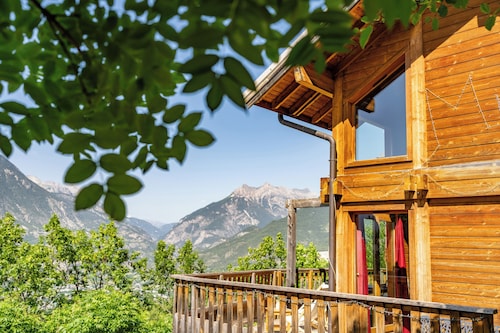 Bright and elegant chalet - fireplace and games room - 12p - Risoul