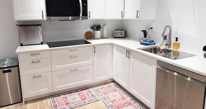 Rifugio: 2BR w/IR Sauna Near Trails & Adventure