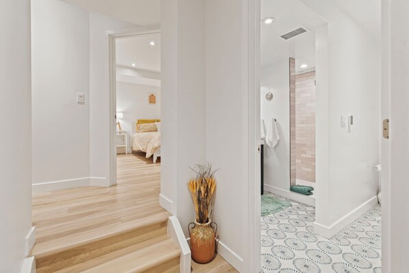 2 多间卧室、熨斗/熨衣板、免费 WiFi、床单