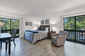 3 habitaciones, escritorio, tabla de planchar con plancha y wifi