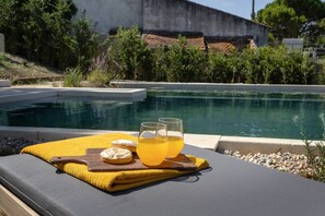 Outdoor pool - Arneiro Garden House - Country Retreat w/ BioPool (Alenquer)