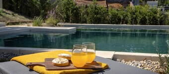 Arneiro Garden House - Country Retreat w/ BioPool