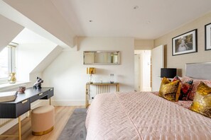 2 bedrooms, iron/ironing board, travel cot, WiFi