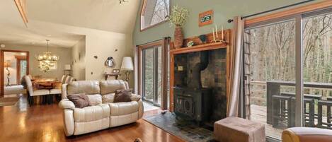 Fernseher, Kamin, Arbeitsbereiche