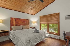 3 bedrooms, WiFi, bed sheets