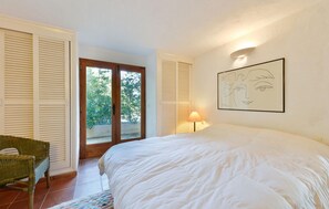 4 camere, ferro/asse da stiro, Wi-Fi gratuito, lenzuola