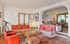 TV - Amazing home in Sant Josep de Sa Talai (Sant Josep de Sa Talai)