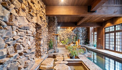 Luxury Lodge with Indoor Pool