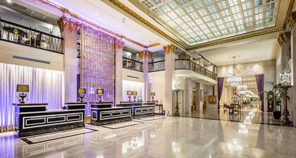 Hotel suite in Dupont Circle, just blocks from the main WorldPride events!