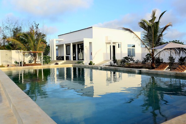 Piscine extérieure