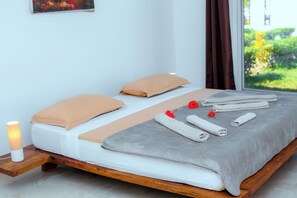 2 bedrooms, desk, iron/ironing board, travel crib - EBENDE VILLA (Unguja South Region)