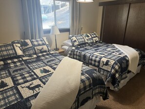 3 bedrooms, travel cot, WiFi, bed sheets