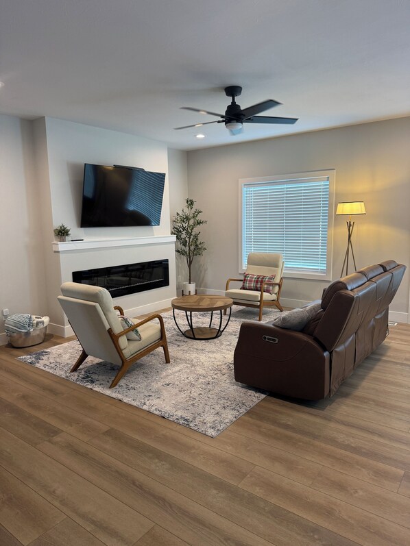 スマートテレビ 、暖炉