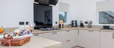 Astianpesukone, syöttötuoli