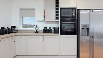 Dishwasher, high chair