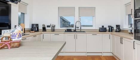 Dishwasher, highchair