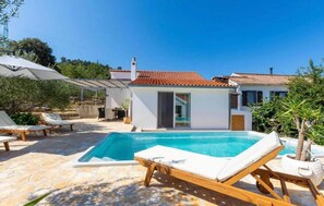 Pool - Nice home in Dracevica with WiFi (Dracevica)