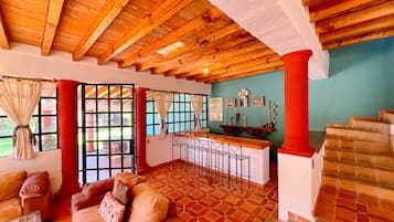 Family House, Lake View | Living area