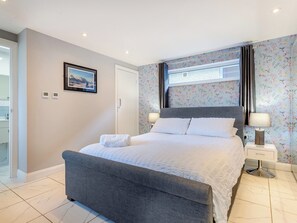 1 Schlafzimmer, Reisekinderbett, kostenloses WLAN, Bettwäsche