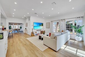 Smart TV, stereo, printers