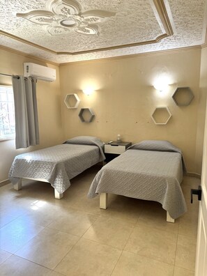 5 bedrooms, WiFi, bed sheets