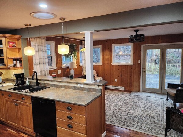 Interior - In the heart of Hampton. The Heron's Landing Vacation House. (Hampton)