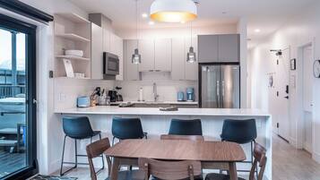 Condo | Cocina privada | Cafetera y tetera y tostadora