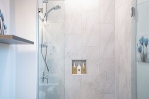 Condo | Bathroom - Alpine Retreat by Revelstoke Vacations (Revelstoke)