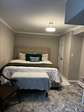 1 bedroom, desk, free WiFi, bed sheets