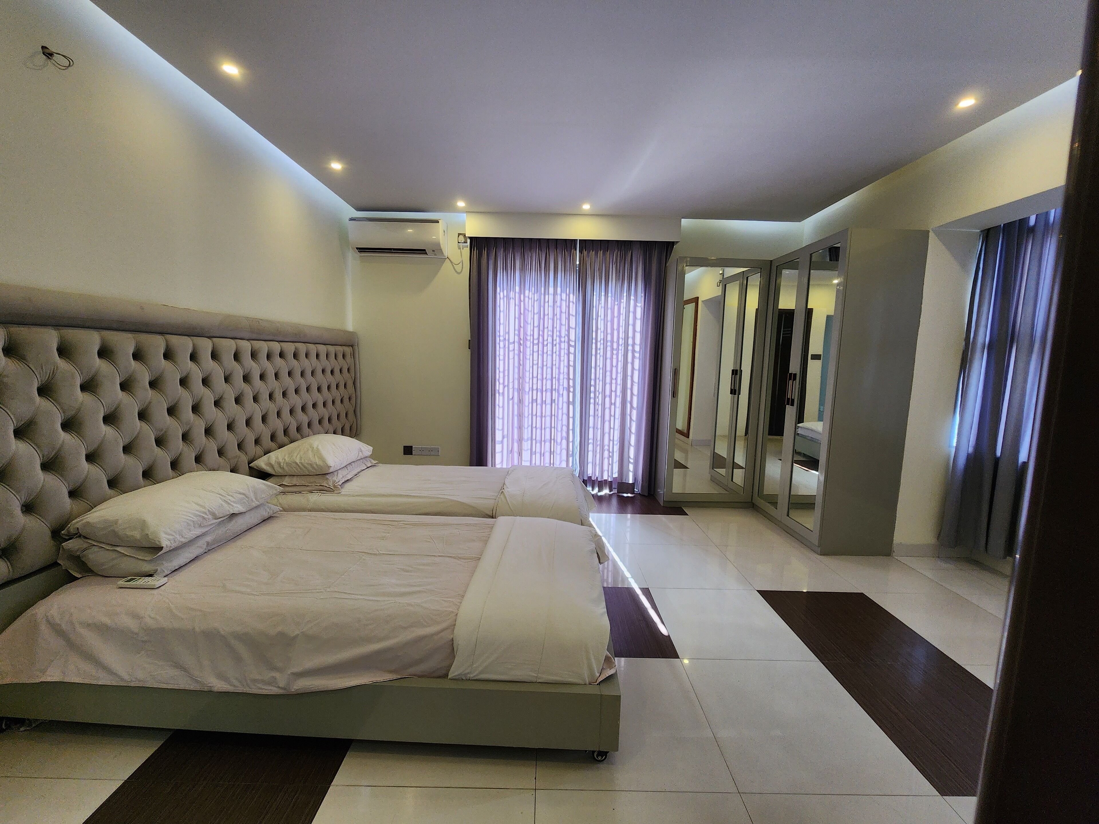 3 quartos, ferros/tábuas de passar roupa, Wi-Fi de cortesia