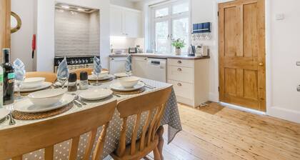 We love this cosy cottage, located just a two minute walk from the beach.