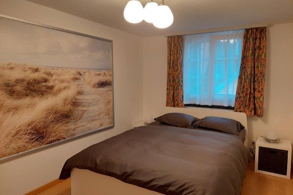 1 chambre, fer et planche à repasser, lit parapluie, Wi-Fi gratuit
