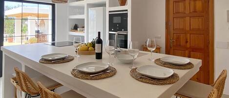 Kühlschrank, Ofen, Herdplatte, Geschirrspüler