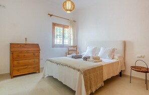3 chambres, fer et planche à repasser, lit parapluie, Wi-Fi gratuit