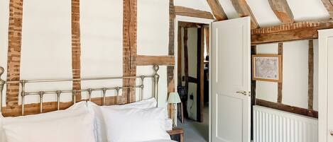 1 室のベッドルーム、WiFi (無料)、ベッドシーツ