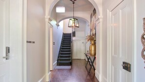 Unclassified image, 3 of 67, button - The Houston Boutique Hotel Wagga (Wagga Wagga)
