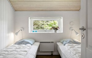 4 bedrooms, travel cot, free WiFi