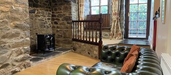 The Searle Cottage and Hot Tub