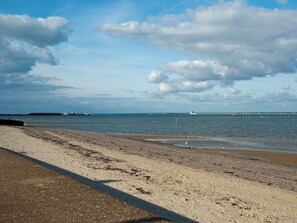 Beach - 1 bedroom accommodation in Ryde (Ryde)