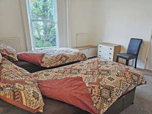 1 habitación, wifi y ropa de cama