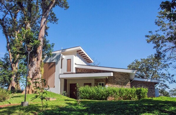 10 bedrooms, in-room safe, soundproofing, iron/ironing board