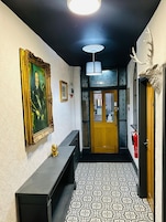 Twin Room, Private Bathroom | Interior