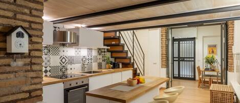 Kühlschrank, Ofen, Herdplatte, Geschirrspüler