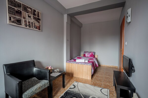 غرفة مزدوجة مريحة - منظر للمدينة | واي فاي مجانًا