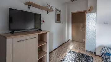 Comfort Double Room, City View | 1 bedroom, iron/ironing board, free WiFi