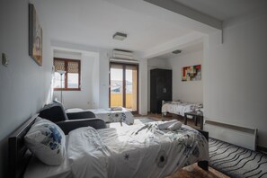 Living area - Hotel Rozmantic (Skopje)