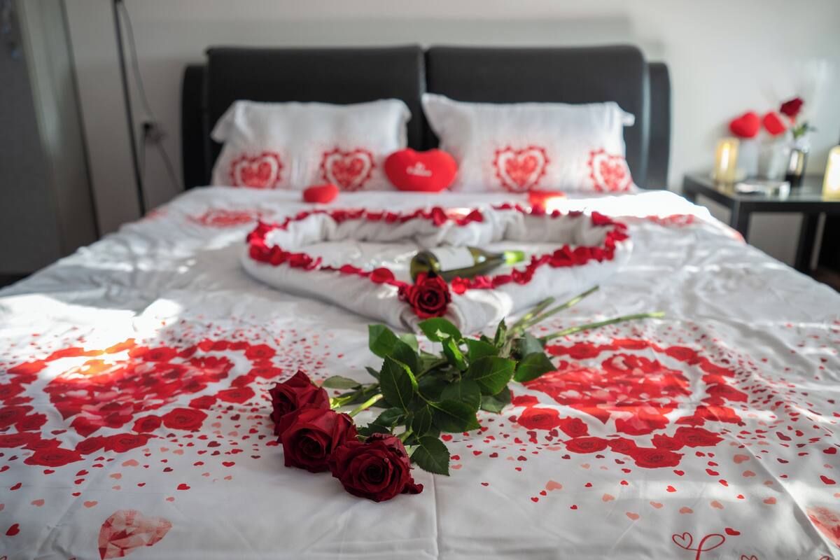 Studio Suite, City View | Iron/ironing board (on request), WiFi (free)