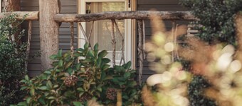 Private 5 Acres w. Pond, Hot Tub, Pet Friendly