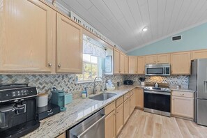 Fridge, microwave, oven, stovetop - Our Serenity Now: Private Pickleball & Private Pool: Coastal Ft Morgan Retreat (Gulf Shores)